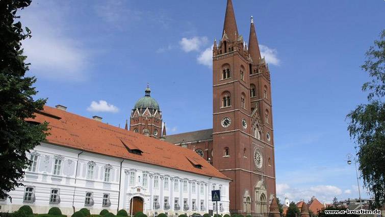 Die Kathedrale Sveti Petar in Dakovo