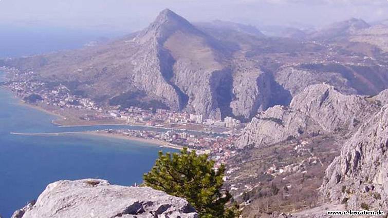 Omiš und die Mündung der Cetina